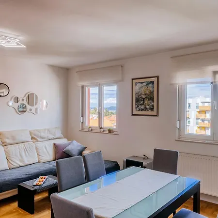 Vista - With Free Parking Apartmán