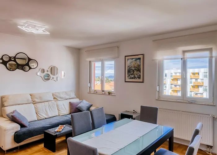 Vista - With Free Parking Apartmán