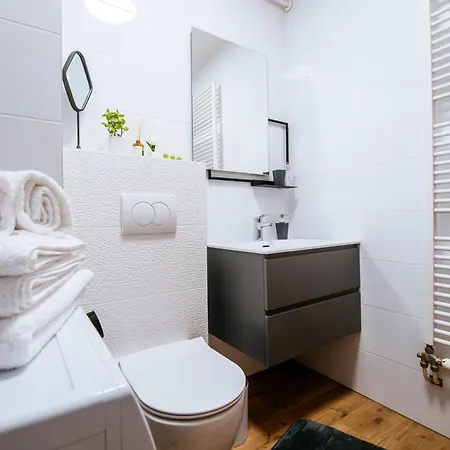 Vista - With Free Parking Appartement *