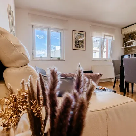Vista - With Free Parking Appartement *